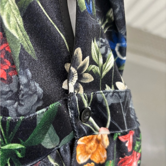 Pretty 3/4 slv light weight velvet top - Picture 12 of 13